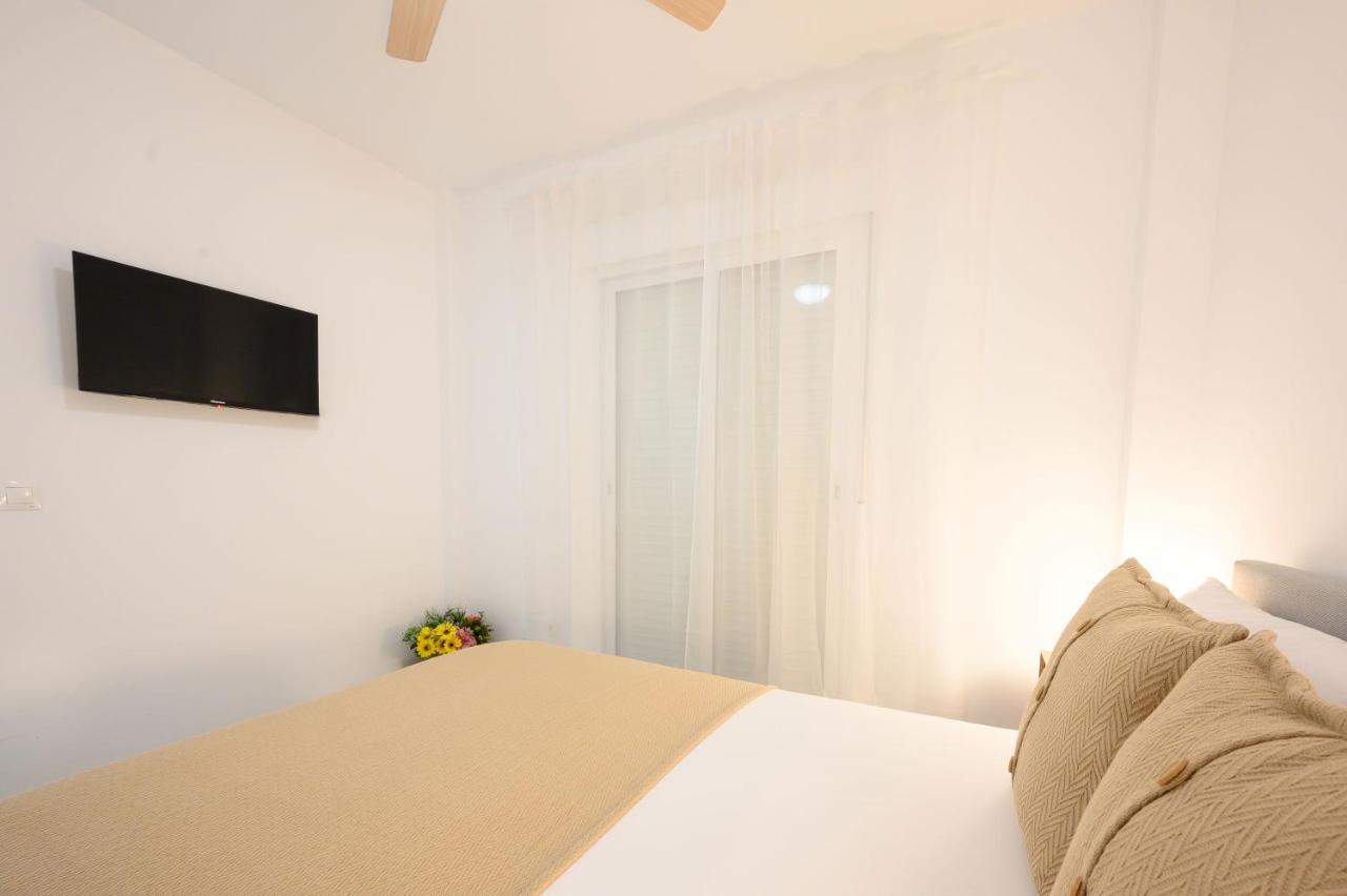 New 1 Bedroom Apartment At 4 Min To The Beach By 10Tosea Фуeнхирола Екстериор снимка